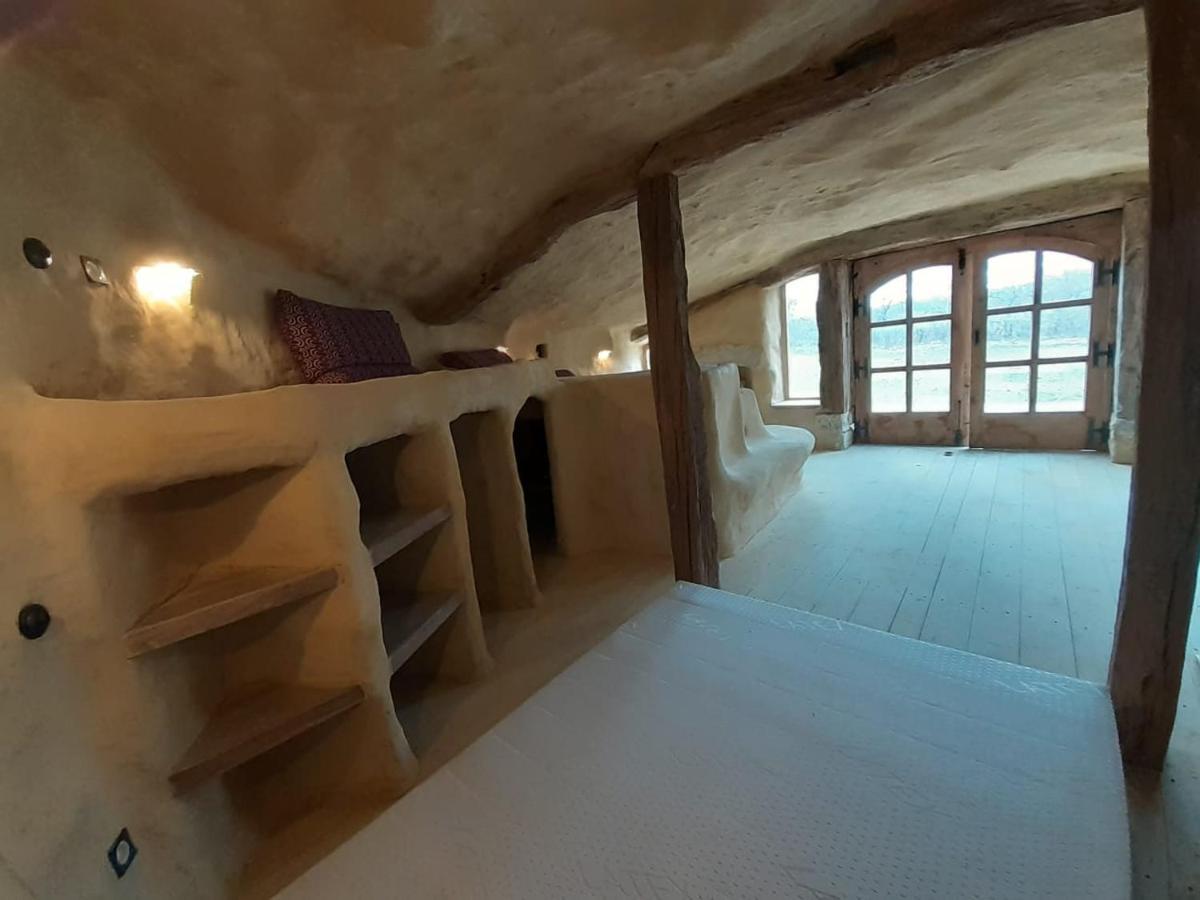 Maison Terre Les Cabanes De Fallot - Sauna Bain-Froid Piscine Naturelle L'isle-Bouzon Экстерьер фото